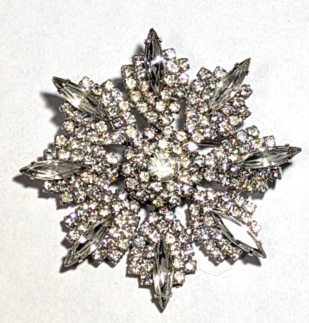 Icy Rhinestone Brooch Pin 2.25"‎ Flower Silver-tone Flower Vintage Floral sf66
